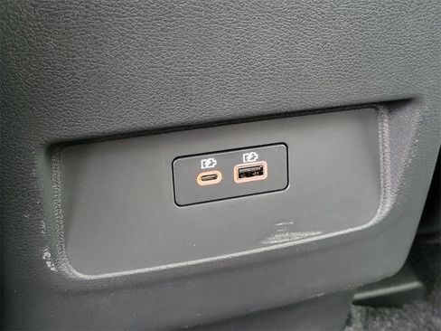 Used 2025 Nissan Frontier SV image 24