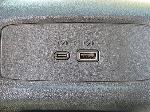 Certified 2025 Buick Envista Avenir FWD image 13