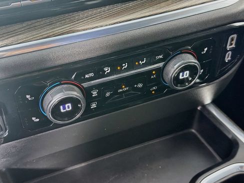 Used 2024 Chevrolet Silverado 1500 LT Trail Boss w/ Convenience Package II AWD/4WD image 16