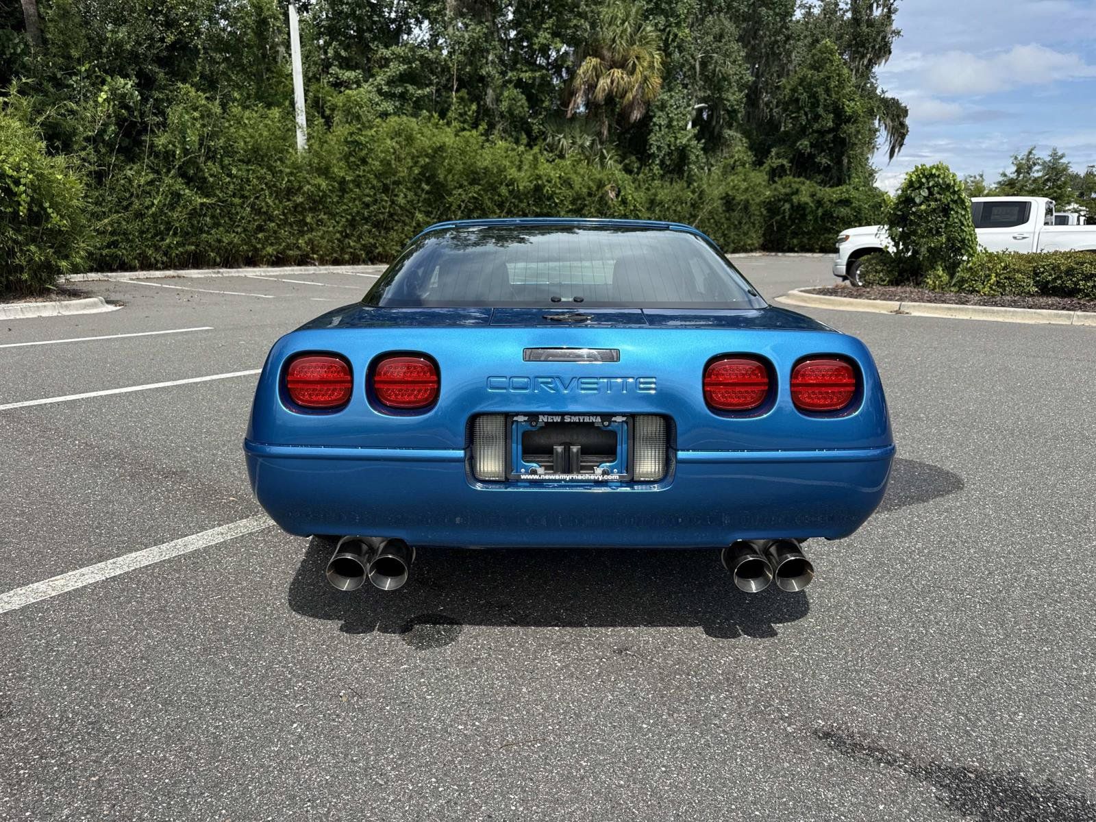 Used 1993 Chevrolet Corvette Coupe RWD image 4