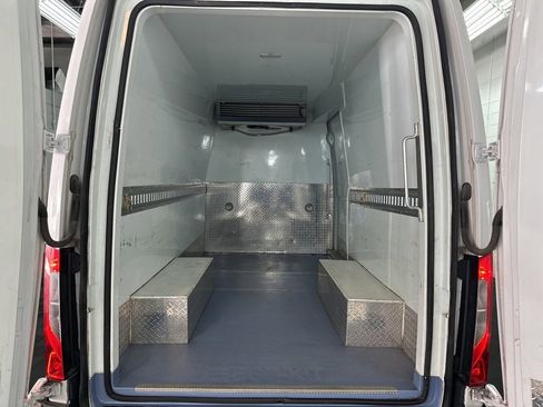 Used 2019 Freightliner Sprinter 144 image 27