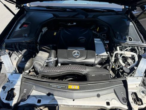 Used 2017 Mercedes-Benz E 300 4MATIC image 37