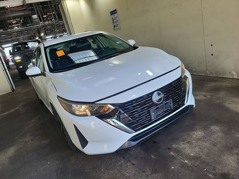 Used 2024 Nissan Sentra SV FWD image 3