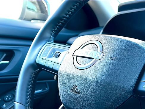 Certified 2025 Nissan Rogue SV image 30