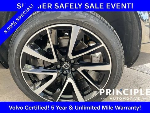 Certified 2023 Volvo XC90 B5 Plus AWD/4WD image 29