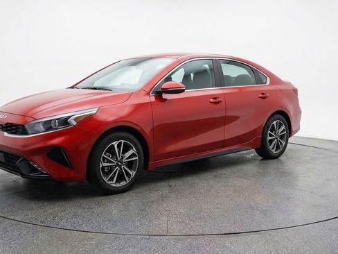 Used 2024 Kia Forte LXS FWD image 3