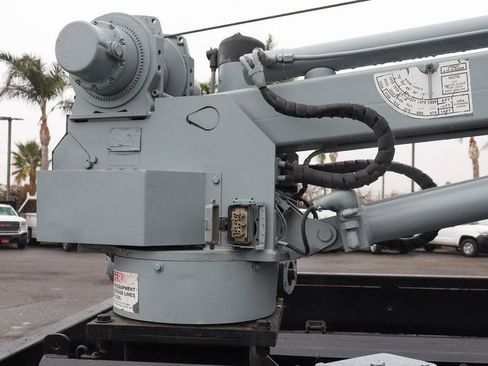 Used 2011 Ford F550 4x4 Crew Cab Super Duty w/ Payload Upgrade Pkg image 10