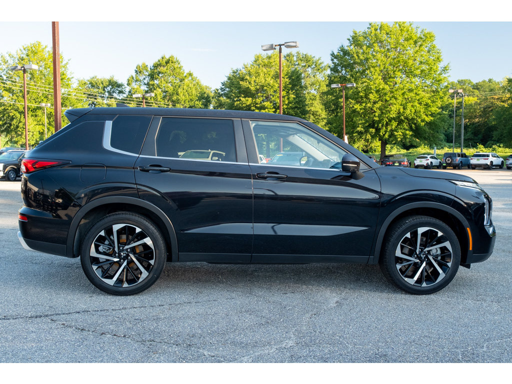 Used 2024 Mitsubishi Outlander SE AWD/4WD image 9
