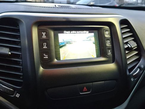 Used 2014 Jeep Cherokee Latitude w/ Comfort/Convenience Group image 36