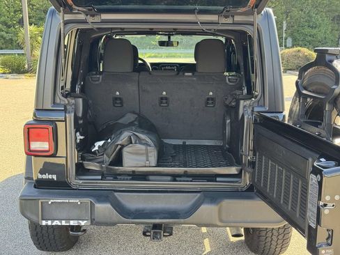 Used 2022 Jeep Wrangler Unlimited Sport AWD/4WD image 16