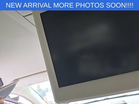 Used 2009 Chrysler Town & Country Touring FWD image 14