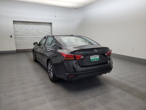 Used 2023 Nissan Altima 2.5 SV FWD image 5