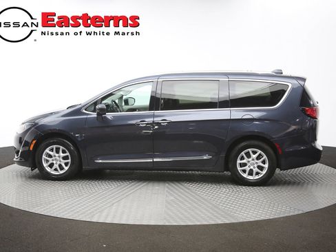 Used 2020 Chrysler Pacifica Touring-L FWD image 62