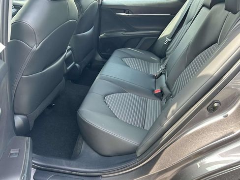 Used 2023 Toyota Camry SE FWD image 11