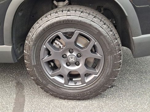 Certified 2025 Honda Pilot TrailSport image 8