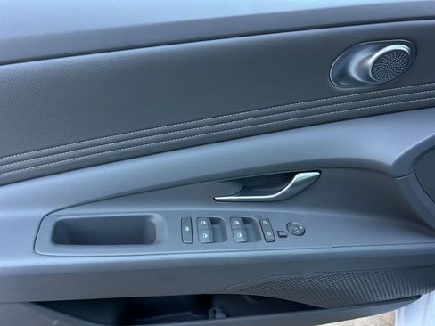 Certified 2025 Hyundai Elantra Sport image 13