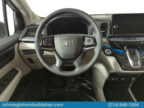 New 2026 Honda Odyssey Touring image 19
