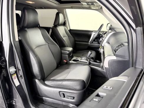 Used 2014 Toyota 4Runner SR5 RWD image 46