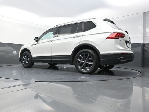 Used 2023 Volkswagen Tiguan SE AWD/4WD image 27