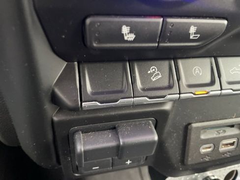 Used 2021 Chevrolet Silverado 1500 LT image 29