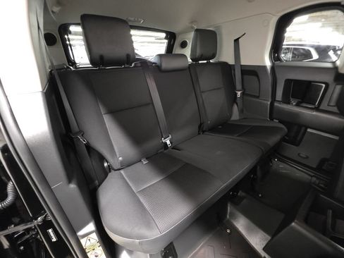 Used 2014 Toyota FJ Cruiser 4WD w/ Upgrade Package image 28
