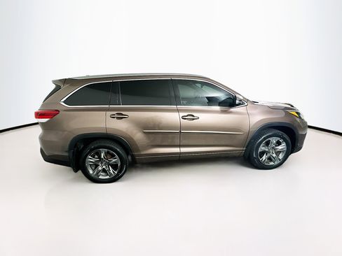 Used 2018 Toyota Highlander Limited Platinum image 10