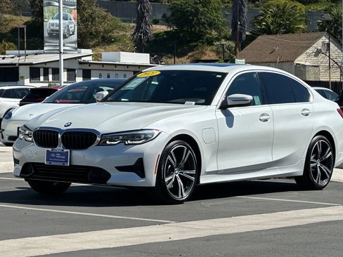 Used 2021 BMW 330e w/ Convenience Package image 7