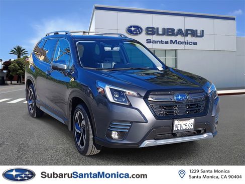 Used 2023 Subaru Forester Touring image 1
