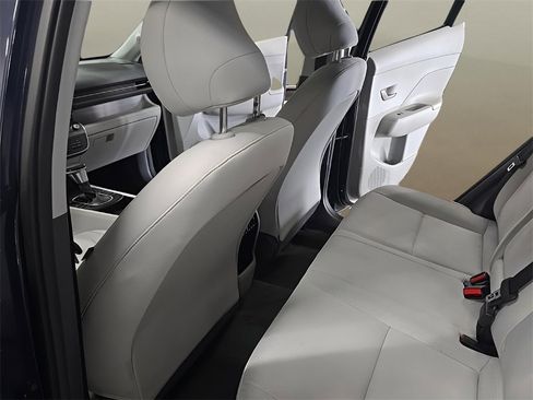 Certified 2025 Hyundai Kona SEL image 14