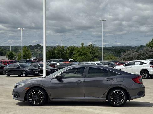 Used 2018 Honda Civic EX-T image 3