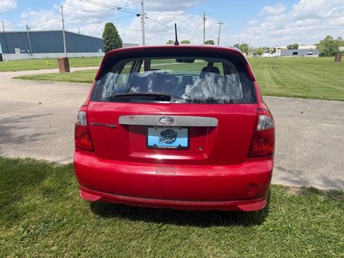 Used 2006 Kia Spectra5 FWD image 6
