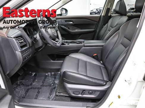 Used 2023 Nissan Rogue SV w/ SV Premium B Package AWD/4WD image 14