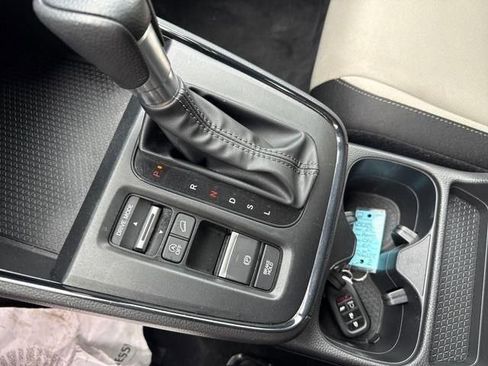 Used 2024 Honda CR-V EX image 11