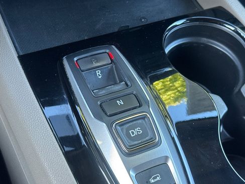 Used 2016 Honda Pilot Touring image 18