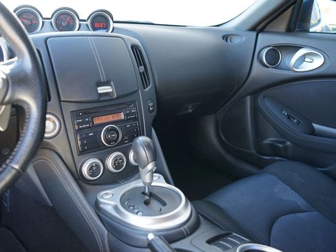 Used 2014 Nissan 370Z Coupe image 25