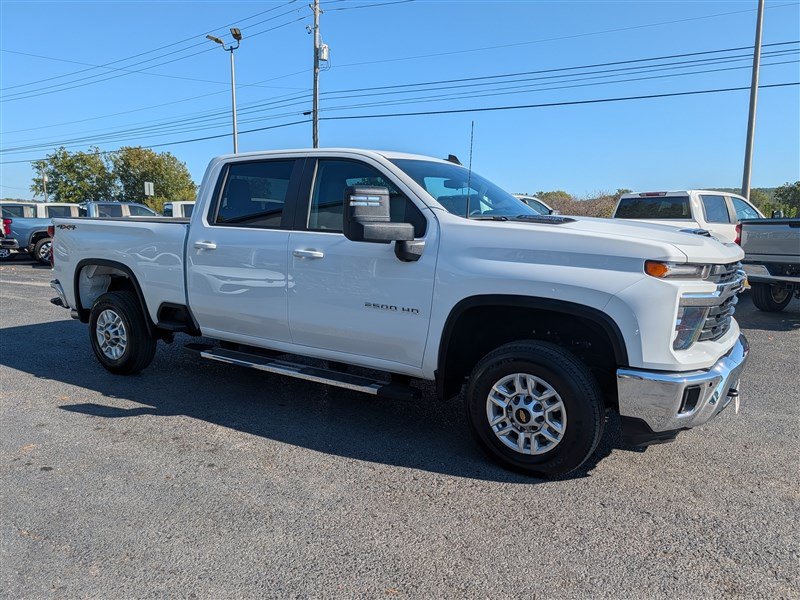 Used 2025 Chevrolet Silverado 2500 LT w/ Convenience Package AWD/4WD image 8
