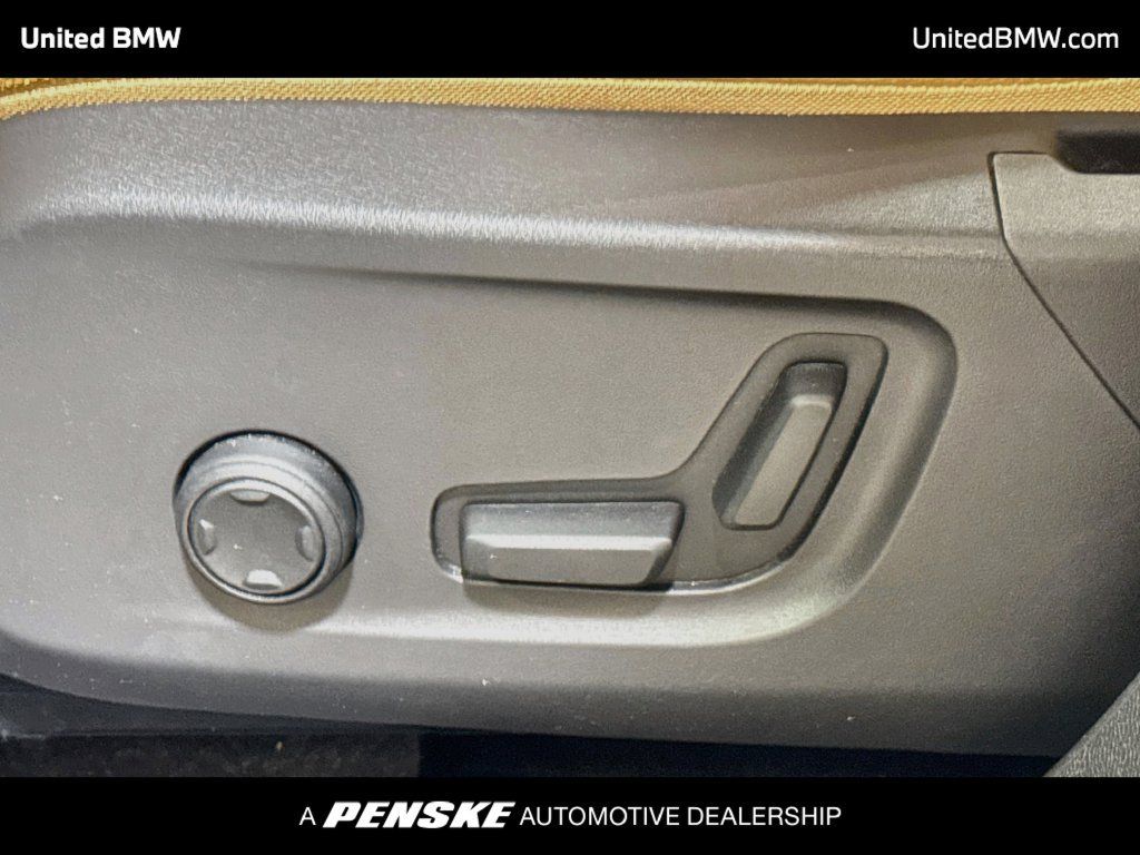 Used 2020 Volvo XC40 T4 Inscription w/ Protection Package FWD image 11