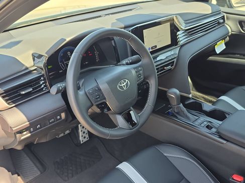 Used 2026 Toyota Camry SE w/ Convenience Package FWD image 13