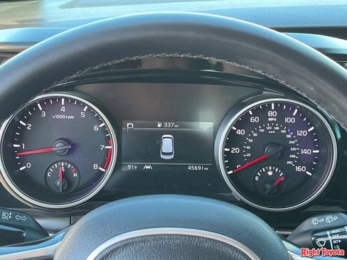 Used 2022 Kia Carnival SX FWD image 24