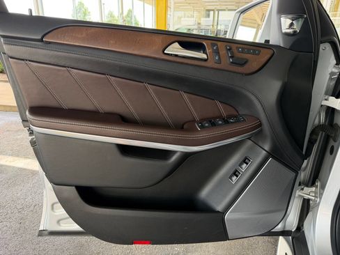 Used 2016 Mercedes-Benz GL 63 AMG 4MATIC image 22