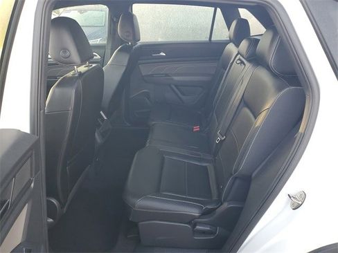 Used 2021 Volkswagen Atlas Cross Sport SE image 11