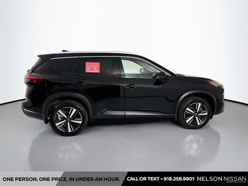 Certified 2025 Nissan Rogue SL w/ Tech Package AWD/4WD image 4