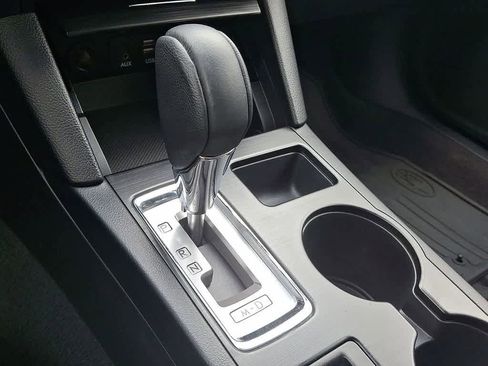 Used 2017 Subaru Outback 2.5i Premium image 12