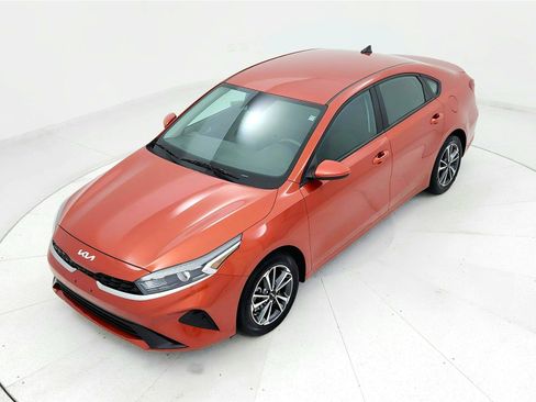 Used 2023 Kia Forte LXS image 13