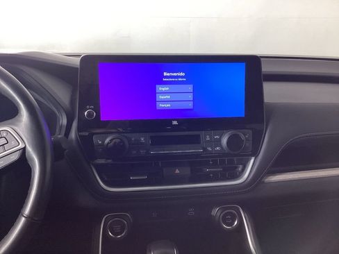 Used 2024 Toyota Grand Highlander AWD image 16
