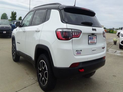 Certified 2024 Jeep Compass Trailhawk w/ Sun and Sound Group AWD/4WD image 8