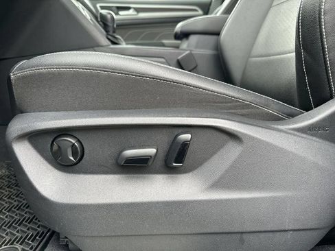 Used 2023 Volkswagen Atlas SE FWD image 13