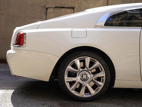Used 2017 Rolls-Royce Wraith RWD image 10