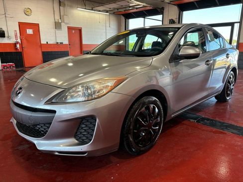 Used 2013 MAZDA MAZDA3 i Sport image 2