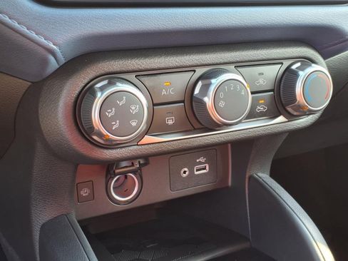 New 2025 Nissan Versa SV w/ Trunk Package image 14